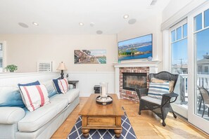Smart TV, fireplace, offices