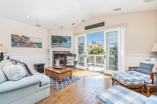 TV - Quiet home & neighborhood right next to the beach! (Newport Beach)