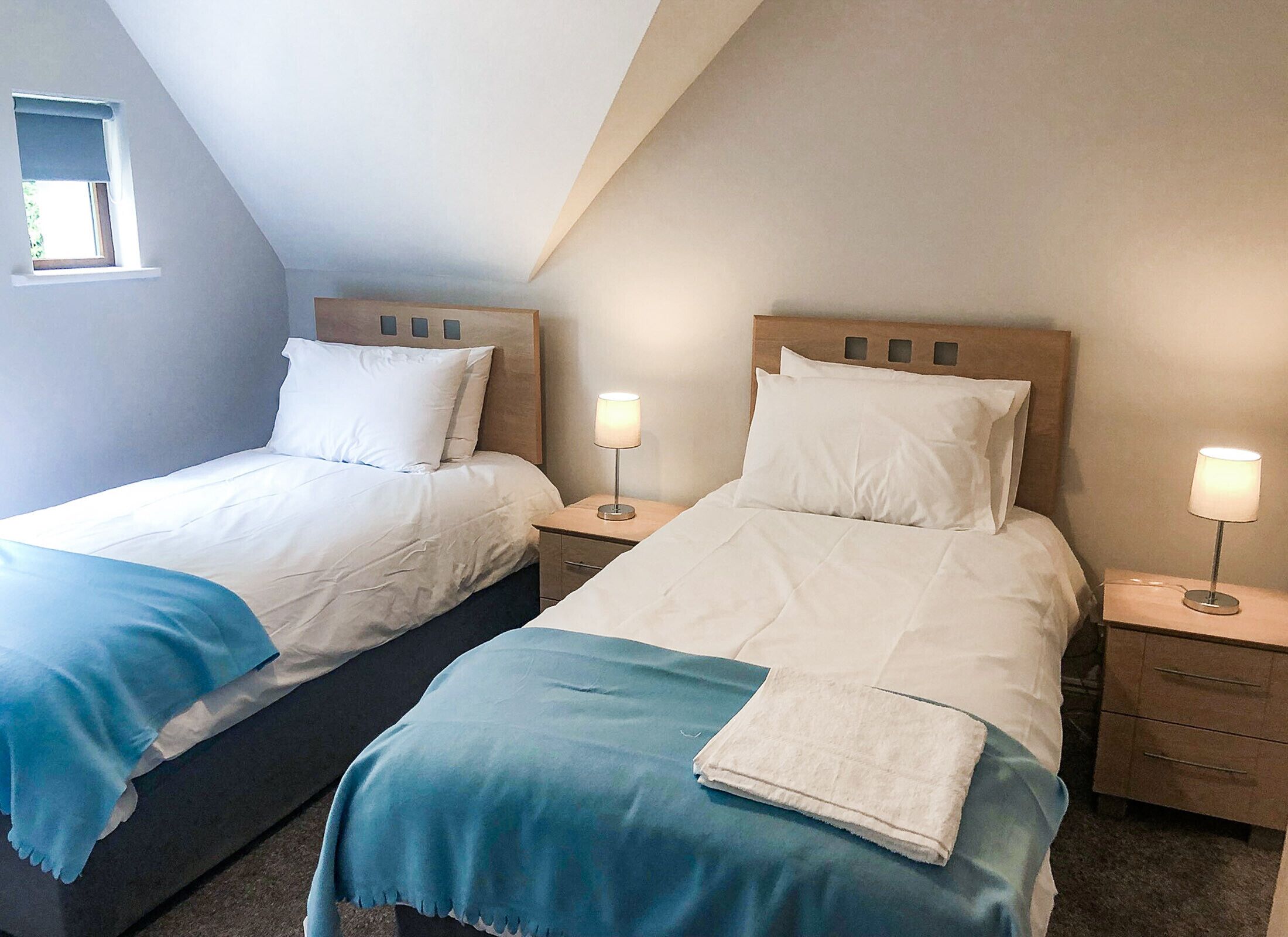 3 bedrooms, bed sheets