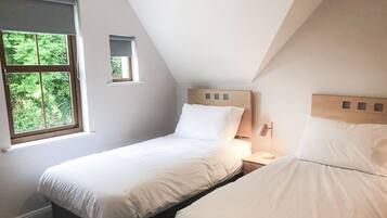 3 bedrooms, bed sheets