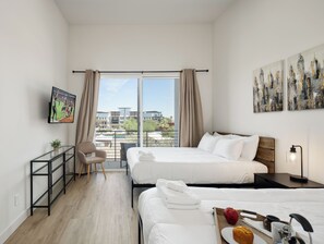 12 bedrooms, iron/ironing board, travel crib, free WiFi - Vista Del Camino-6 Condos-Hot Tub-In Old Town (Scottsdale)