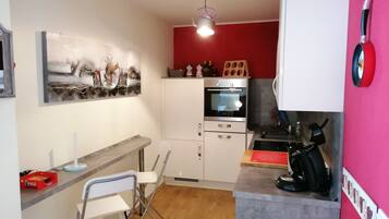 Kühlschrank, Ofen, Herdplatte, Geschirrspüler