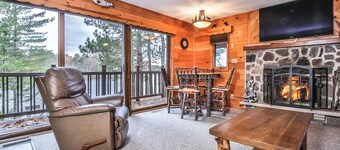 Stepaway Vacation Rentals- West Bay Getaway