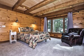 5 bedrooms, iron/ironing board, travel crib, WiFi - Stepaway Vacation Rentals-Adlersee Lakehouse on lovely Eagle Lake (Eagle River)