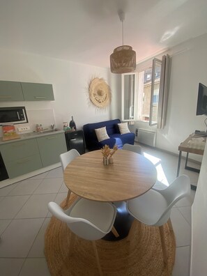 Interior - Charming, bright, air-conditioned apartment in the center of Cassis  (Cassis)
