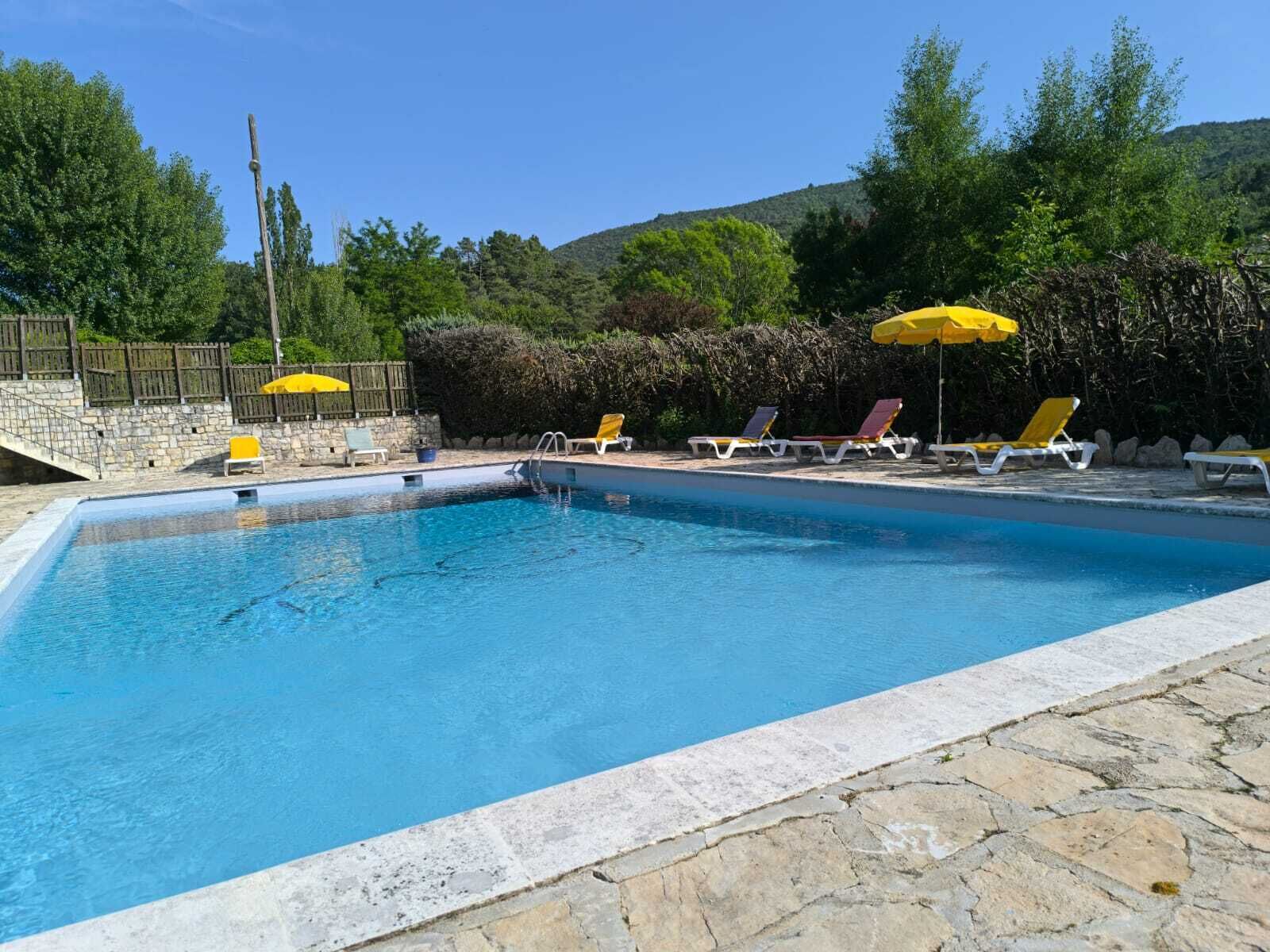 Alberca al aire libre por temporada 