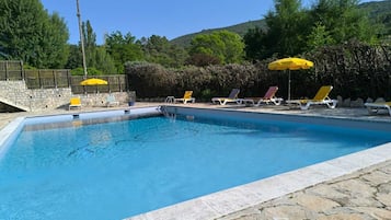 Alberca al aire libre por temporada