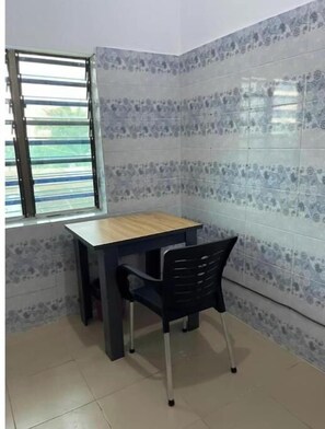 Interior - Furnished apartment, conveniently located in the heart of the city  (Cotonou)