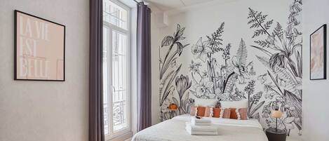 3 habitaciones, tabla de planchar con plancha, wifi y ropa de cama