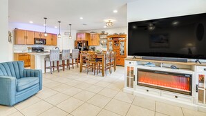 Interior - Pool & Hot Tub at Home in Cape Coral (Cape Coral)