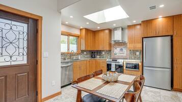 Apartment (0 Bedroom) | Interior