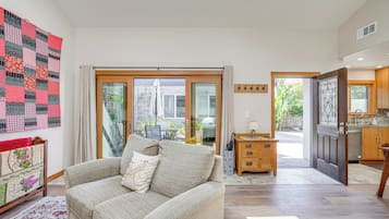 Apartment (0 Bedroom) | Interior