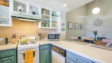 Apartment (0 Bedroom) | Interior