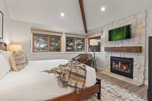 3 bedrooms, iron/ironing board, Internet, bed sheets - True Ski-In/Ski-Out to Park City Mountain Resort! (Park City)