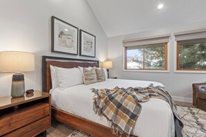 3 Schlafzimmer, BĂŒgeleisen/BĂŒgelbrett, Internetzugang, BettwĂ€sche