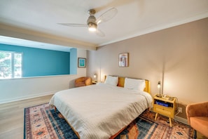 1 bedroom, bed sheets - Vibrant Dallas Condo w/ Patio & Community Pool! (Dallas)