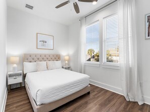 5 quartos, ferros/tábuas de passar roupa, Wi-Fi, roupa de cama