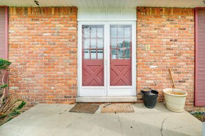 House (4 Bedrooms) | Interior - Spacious Southfield Home w/ Patio & Yard! (Southfield)