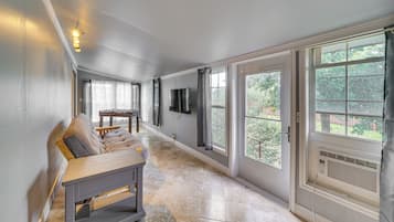 Cottage (2 Bedrooms) | Interior