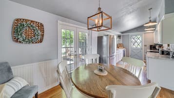 Cottage (2 Bedrooms) | Interior