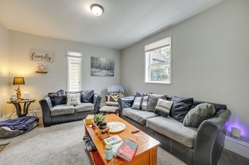 Morgantown Home: 1 Mi to West Virginia University!