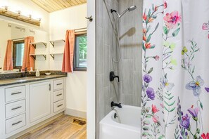 House (2 Bedrooms) | Interior - Dandridge Home on Douglas Lake w/ Hot Tub & Dock! (Dandridge)