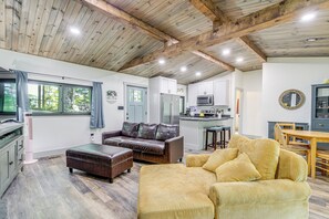 Interior - Dandridge Home on Douglas Lake w/ Hot Tub & Dock! (Dandridge)