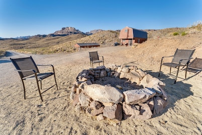 Oatman Studio w/ Fire Pit Near Bullhead City!