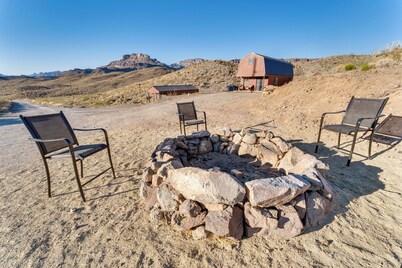 Oatman Studio w/ Fire Pit Near Bullhead City!