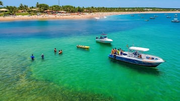Perto da praia, areia branca