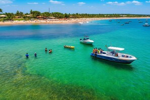 Beach nearby, white sand, free beach shuttle, 2 beach bars
