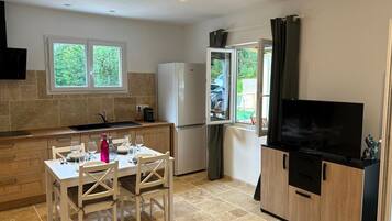 Micro-ondes, four, plaque de cuisson, lave-vaisselle