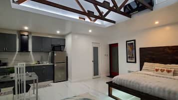 1 habitación, tabla de planchar con plancha, wifi y ropa de cama