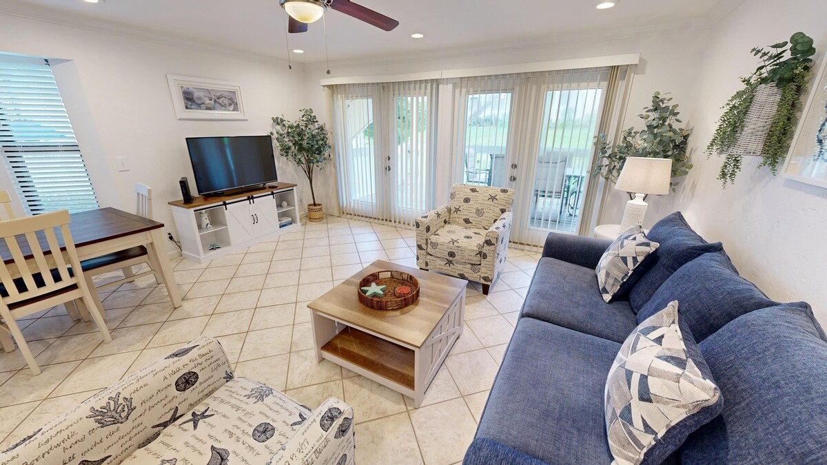 SPC 1086 ground floor on pool side - dog friendly