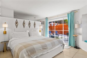 3 chambres, fer et planche à repasser, Wi-Fi, draps fournis