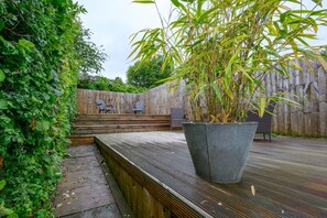 Terrace/patio - Cwmparc Cottage Rhondda Valley by STAE-Homes (Treorchy, Rhondda Cynon Taff)