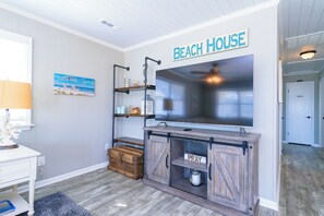 Interior - KD1514 New Listing, Modern, Dogs Allowed, Across from Beach (Kill Devil Hills)