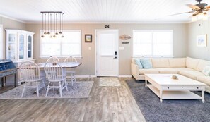 Smart TV, books - Modern, Dogs Allowed, Across from Beach, Central Location, KD1514 (Kill Devil Hills)