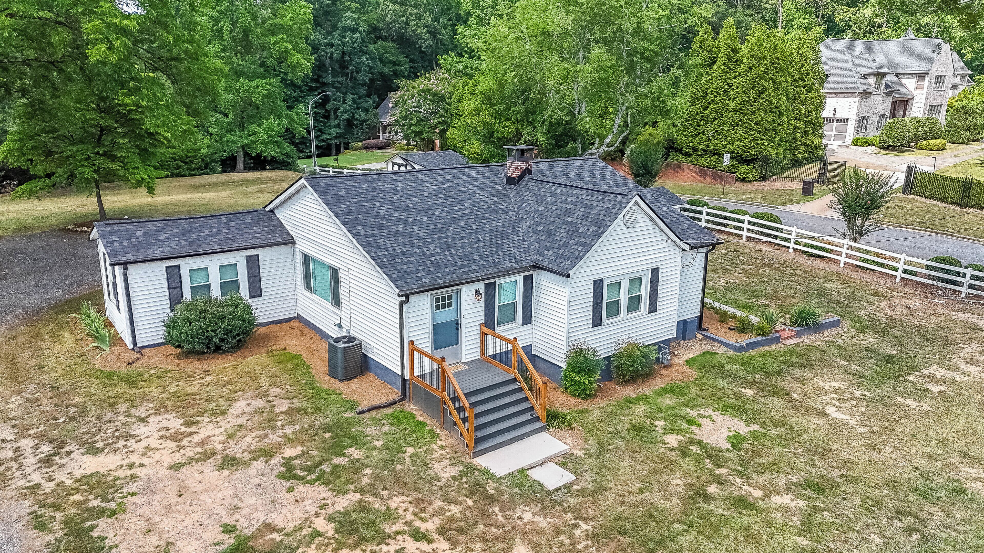 Kennesaw Cottage – Charming 2 BDR Just 10 Miles to LakePoint Sports!