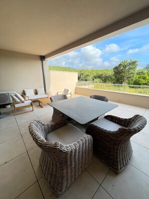 Outdoor dining - Appartement Neuf Élégant à Agosta Plage - Votre Évasion Soleil et Mer (ALBITRECCIA - Agosta)
