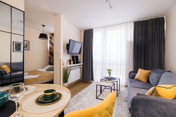 1 bedroom, individually decorated, individually furnished - ShortStayPoland Chłodna B168 (Warsaw)