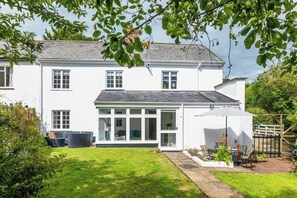 Unclassified image, 5 of 36, button