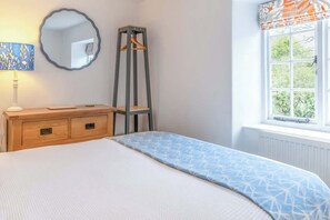 3 bedrooms, iron/ironing board, travel crib, free WiFi