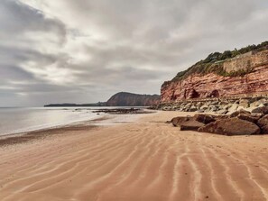 Unclassified image, 4 of 36, button