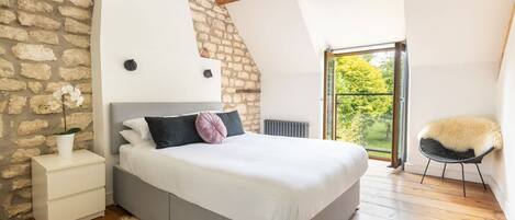 3 soverom, strykejern/-brett, wi-fi og sengetøy