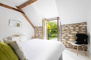 3 chambres, fer et planche à repasser, Wi-Fi, draps fournis