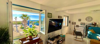 Les Pieds Dans L'eau