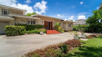 Villa, 4 Bedrooms | Exterior