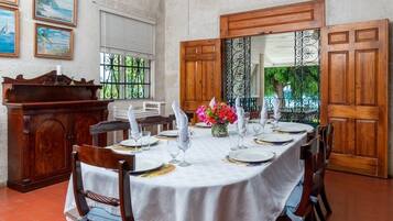 House, 4 Bedrooms | Dining