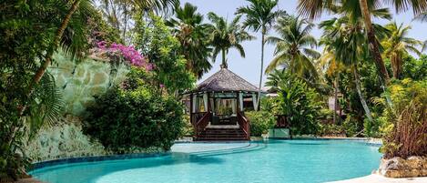 House, 3 Bedrooms | Pool | Outdoor pool